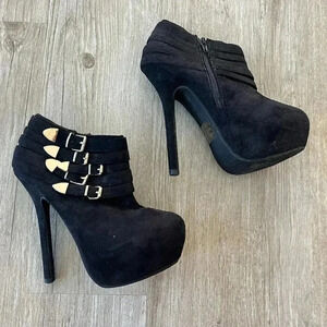 Womens Black Stiletto Ankle Bootie - 5.5
